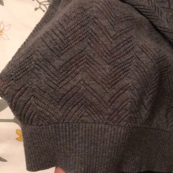 Lightweight long sleeved sweater - Picture 5 of 7